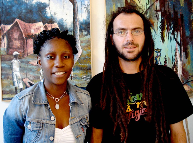 14 juli 2007 › Rhode Makoumbou et Dirk Vercruysse (directeur de la Galerie Tse-Tse Art).