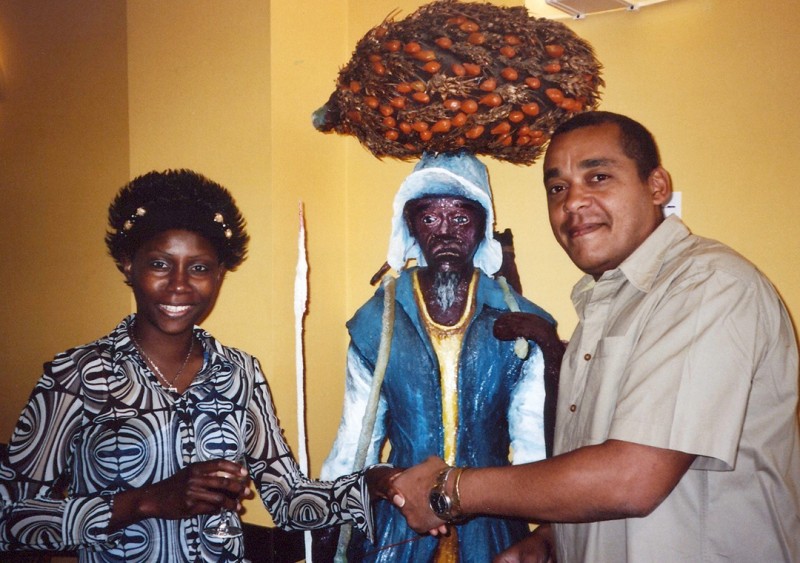 04 mai 2007 › Rhode Makoumbou et Fabrice Masuka (directeur du Festival Coeur d'Afrique et présentateur du Festival Couleur Café).