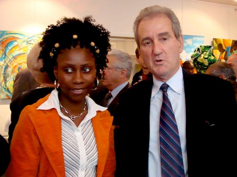 04 juin 2008 › Rhode Makoumbou et Jean-Paul Pigasse (directeur du quotidien Les Dépêches de Brazzaville) à l'exposition de l'École de Poto-Poto.