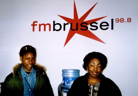11 novembre 2004 › Rhode Makoumbou et la peintre congolaise Annie Moundzota-Ndieye.