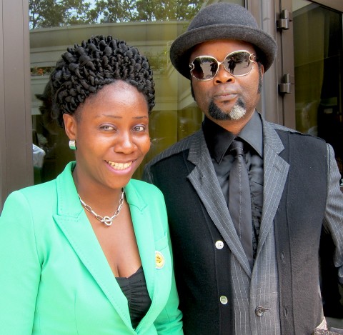 17 juillet 2013 › Rhode Makoumbou et le chanteur Félix Wazekwa.