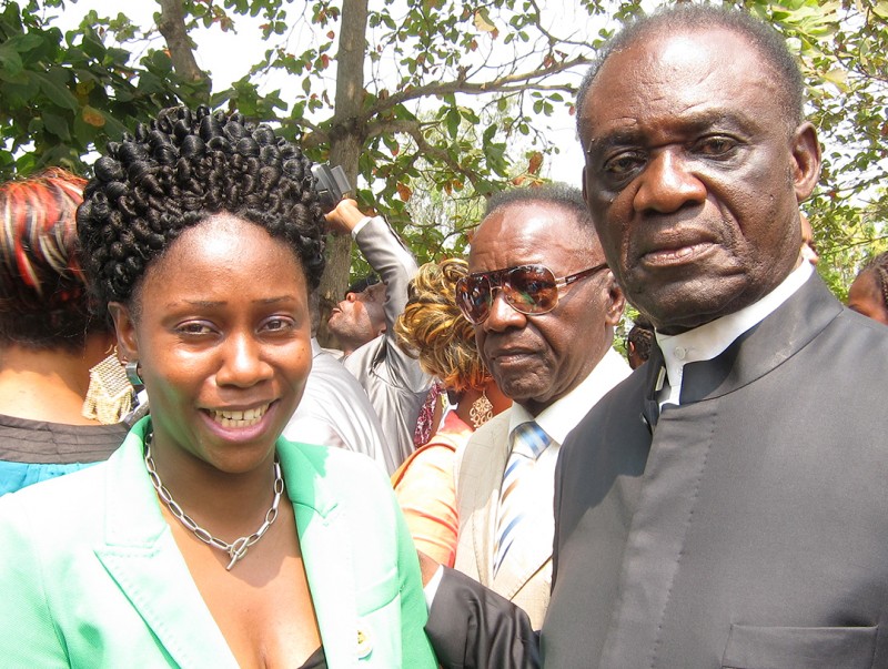 17 juillet 2013 › Rhode Makoumbou et le guitariste-compositeur Lutumba Simaro.