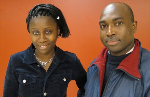 15 avril 2011 › Rhode Makoumbou et le peintre congolais Molvy Wenceslas Nzonzi.