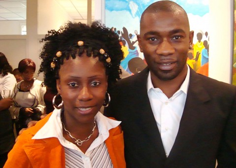 04 juni 2008 › Rhode Makoumbou et le rappeur congolais Passi à l'exposition collective de l'École de Poto-Poto.