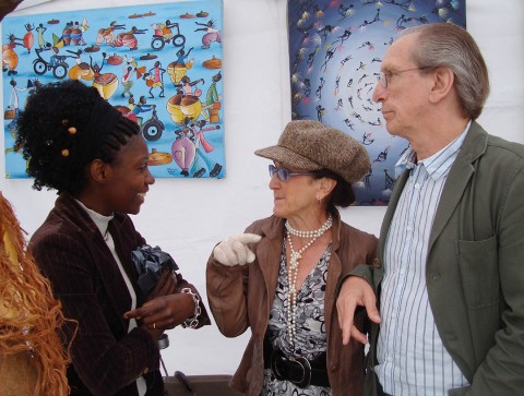 07 juni 2008 › Rhode Makoumbou et les peintres belges Nicole Bertho et Paul Gobert.