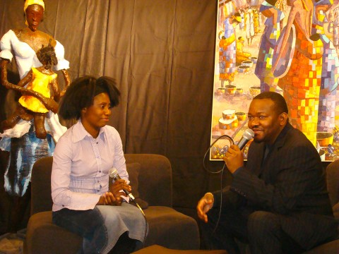 30 november 2008 › Rhode Makoumbou interviewée par le journaliste congolais Atshu Engengi (Radio Afrikadjamaa et Radio Air Libre).