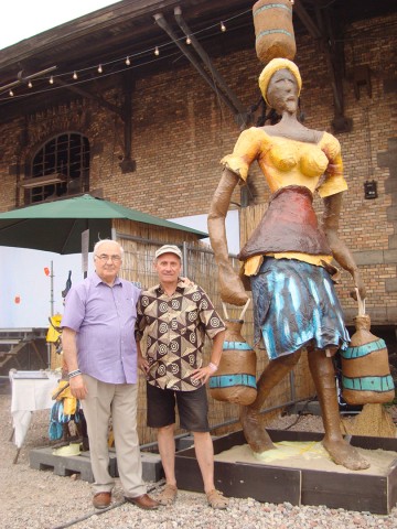 26 juin 2009 › Riccardo Petrella et Marc Somville, au «Solidarity Village» du Festival Couleur Café.