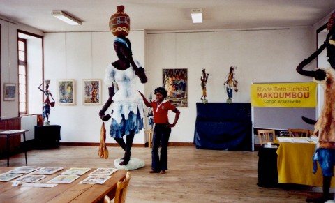 14 juli 2006 › Exposition de Rhode Makoumbou «Afrique Art Témoin», présentée dans la salle de la mairie de St-Amant-Roche-Savine.