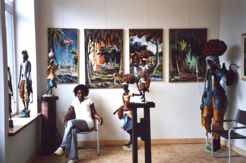 14 juli 2007 › Exposition individuelle de Rhode Makoumbou à la Galerie Tse-Tse, organisée par la Galerie Marc Dengis.