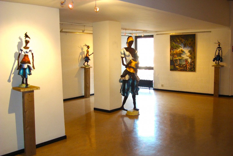 04 mars 2009 › Exposition individuelle de Rhode Makoumbou au Centre Culturel de Seraing.