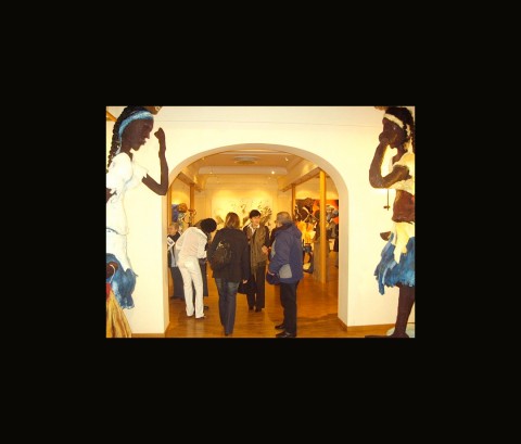 25 janvier 2007 › «La porteuse d'eau» et «La porteuse de régime de noix de palme», sculptures présentées dans le cadre de l'exposition «Notre Temps».