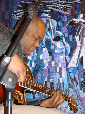 07 mars 2008 › Le guitariste congolais Alain Makaba.