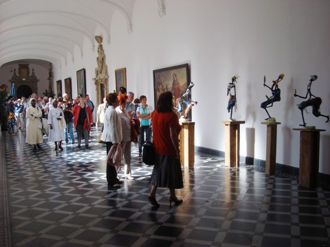 12 juillet 2009 › Vernissage de l'exposition individuelle de Rhode Makoumbou présentée à l'Augustijnenklooster Sint-Stefanus.