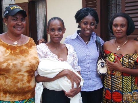 17 mei 2009 › Bernadette Sita, Sylvie Bazonguela, Rhode Makoumbou et Mireille Bazonguela.