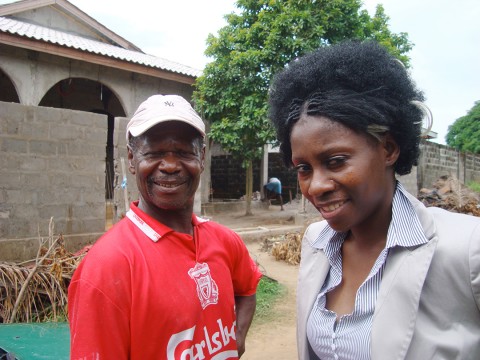 11 mei 2009 › Le père et la fille : David et Rhode Makoumbou.