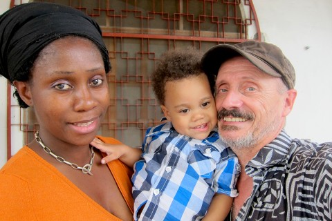 09 september 2013 › Quentin avec ses parents, Rhode Makoumbou et Marc Somville.