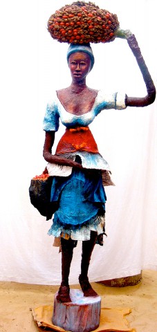 Rhode Makoumbou › Beeldhouwwerk: «La femme du malafoutier» (2010)