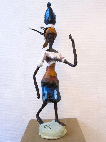 Rhode Makoumbou › Sculpture : «La jeune porteuse d'eau» (2011)